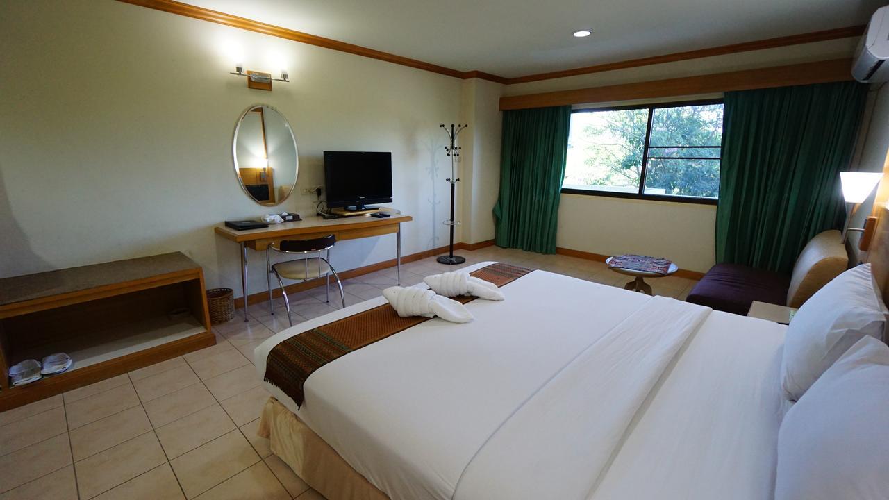 Aparthotel Supanich Railway Station à Chiang Mai Extérieur photo