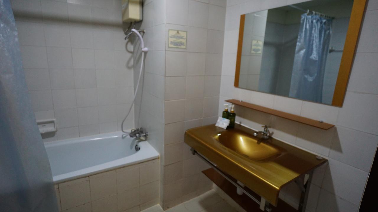 Aparthotel Supanich Railway Station à Chiang Mai Extérieur photo