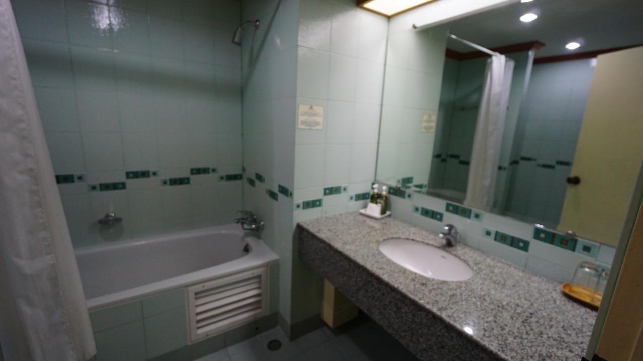 Aparthotel Supanich Railway Station à Chiang Mai Extérieur photo