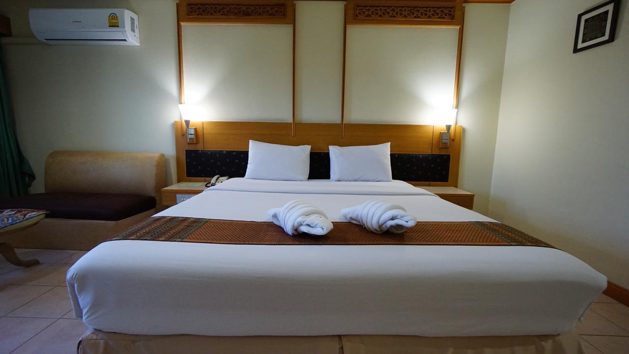 Aparthotel Supanich Railway Station à Chiang Mai Extérieur photo