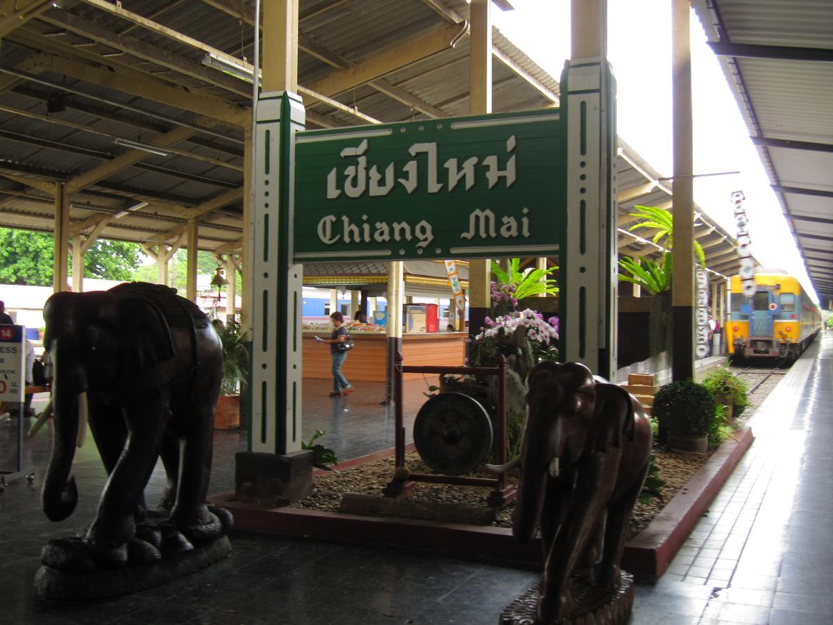 Aparthotel Supanich Railway Station à Chiang Mai Extérieur photo
