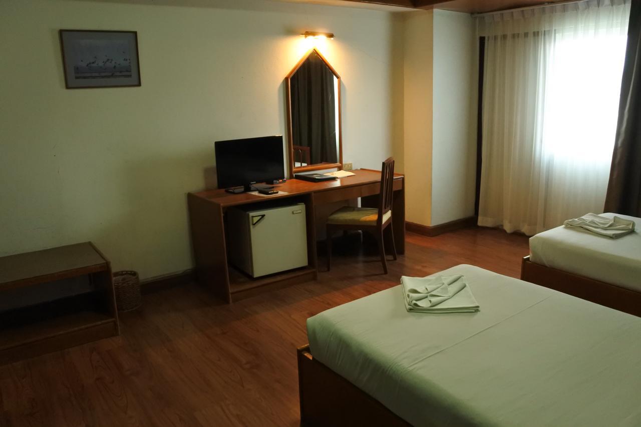 Aparthotel Supanich Railway Station à Chiang Mai Extérieur photo