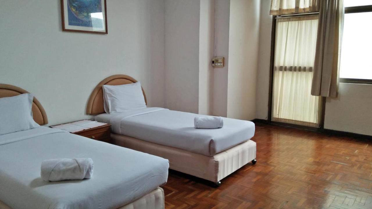 Aparthotel Supanich Railway Station à Chiang Mai Extérieur photo