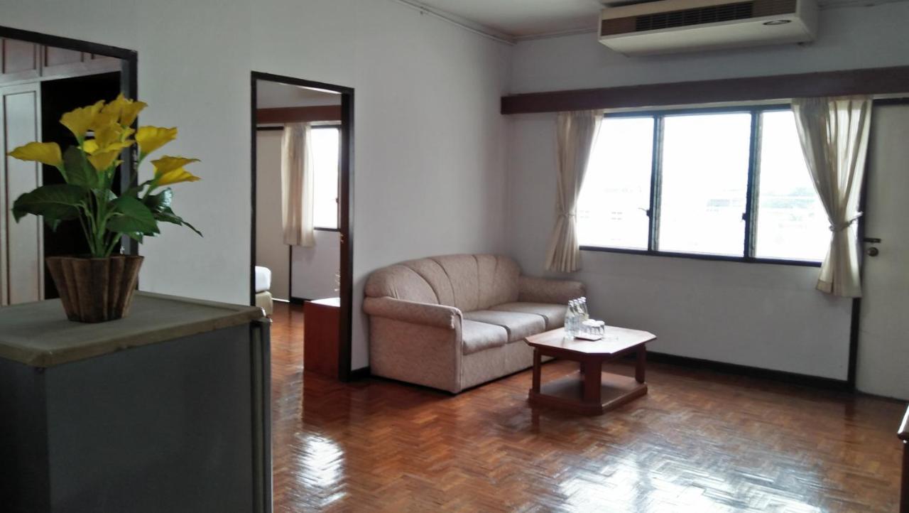 Aparthotel Supanich Railway Station à Chiang Mai Extérieur photo