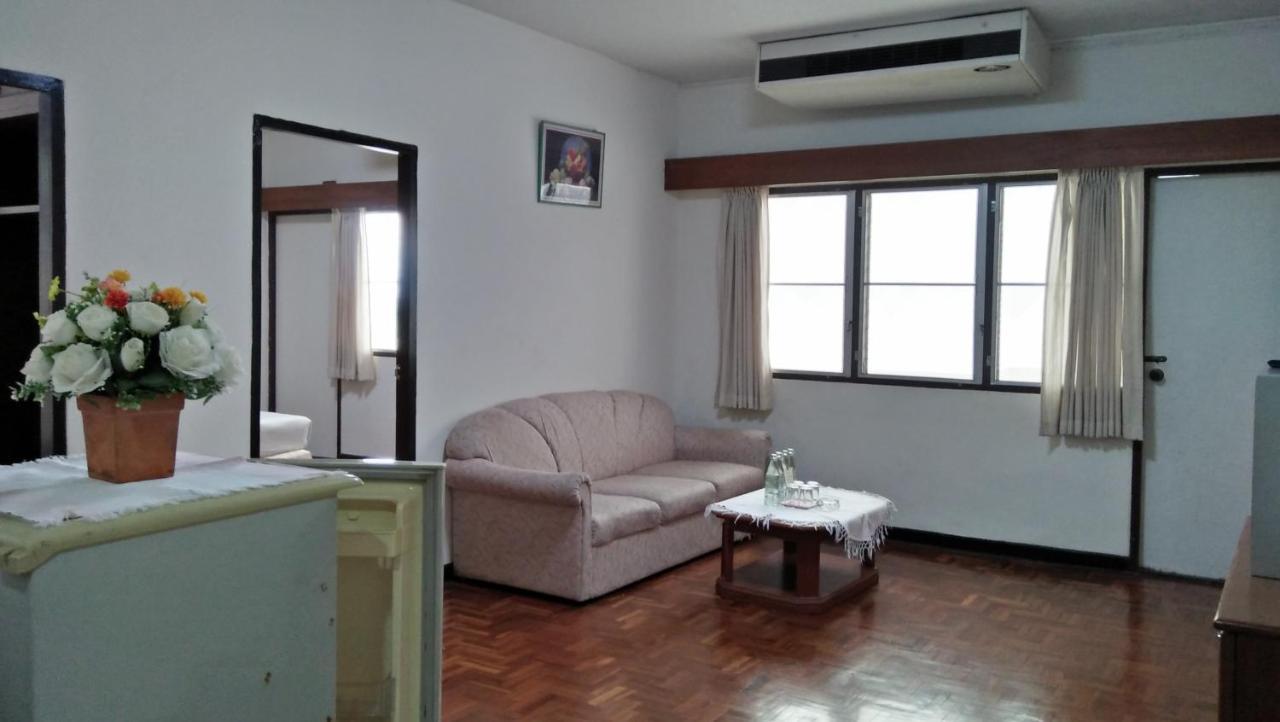 Aparthotel Supanich Railway Station à Chiang Mai Extérieur photo